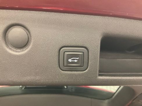 Used 2020 Chevrolet Equinox LT image 25