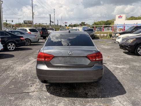 Used 2014 Volkswagen Passat 1.8T Wolfsburg Edition image 5