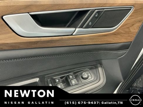 Used 2025 Volkswagen Atlas SE FWD image 36