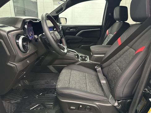 Used 2025 Chevrolet Colorado Z71 w/ Midnight Edition AWD/4WD image 20