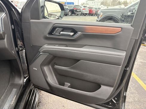 Used 2025 GMC Yukon Denali image 18