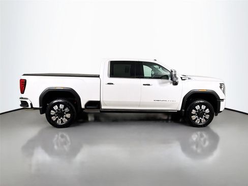 Used 2024 GMC Sierra 3500 Denali w/ Denali Reserve Package image 9