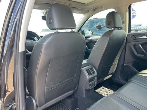 Used 2022 Volkswagen Tiguan SE w/ Panoramic Sunroof Package AWD/4WD image 44