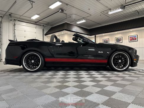 Used 2014 Ford Mustang GT Premium w/ Brembo Brake Package RWD image 26