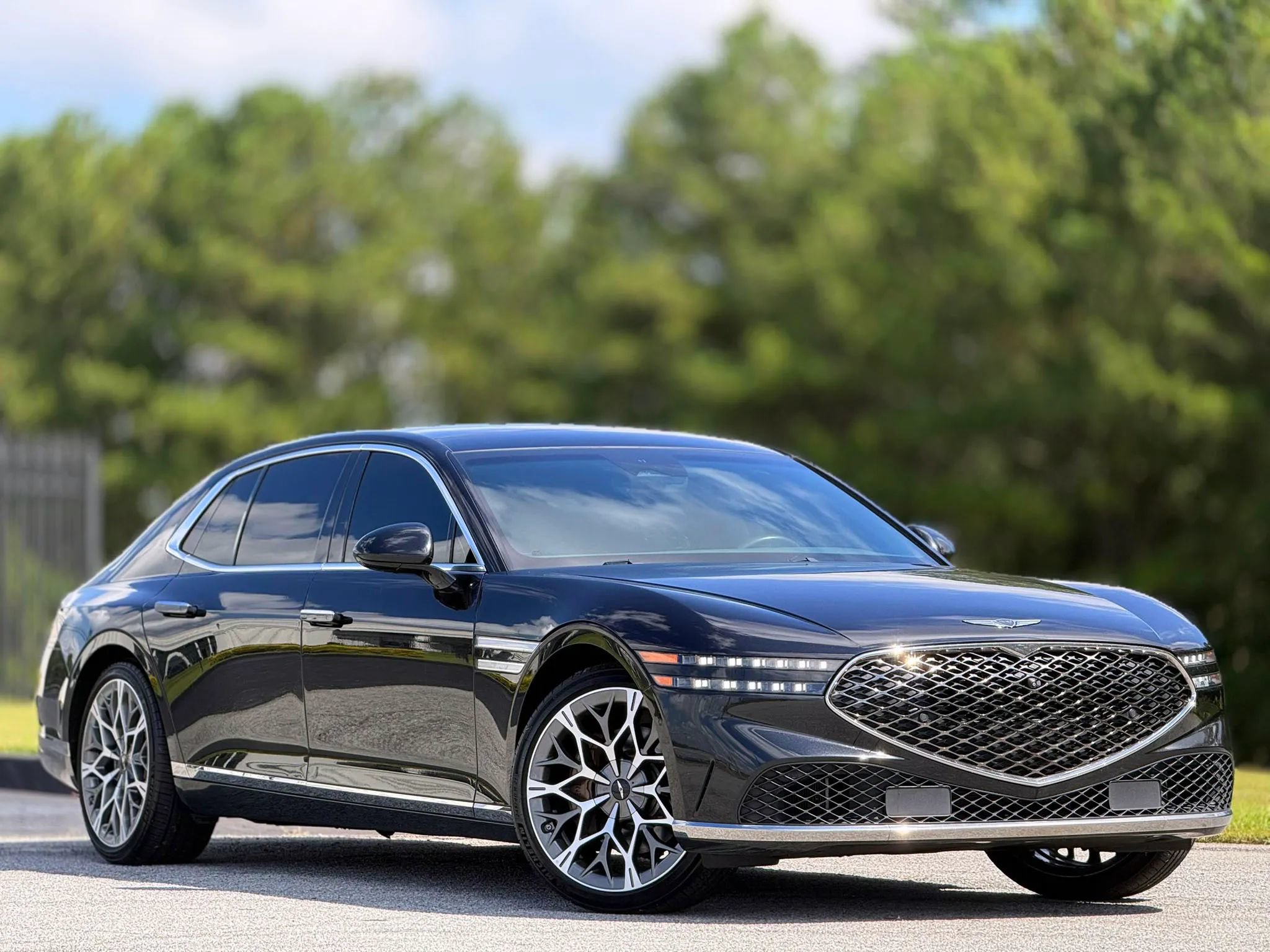 Used 2023 Genesis G90 3.5T AWD/4WD image 5