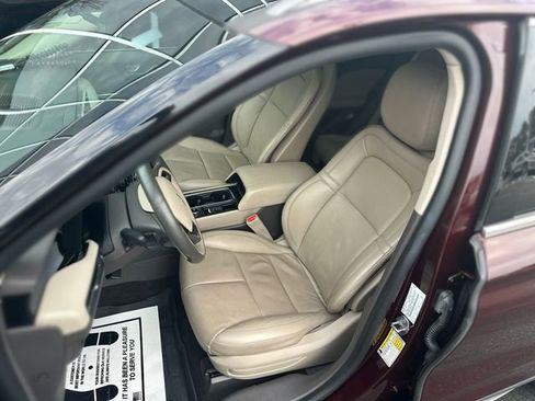 Used 2020 Lincoln Corsair Standard w/ Premium Package image 12