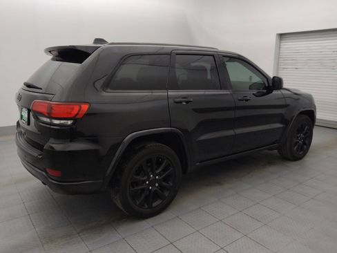 Used 2019 Jeep Grand Cherokee Altitude image 10