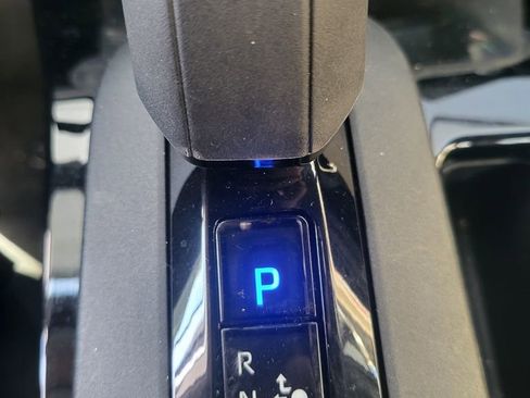 Used 2025 Toyota Prius Limited image 9