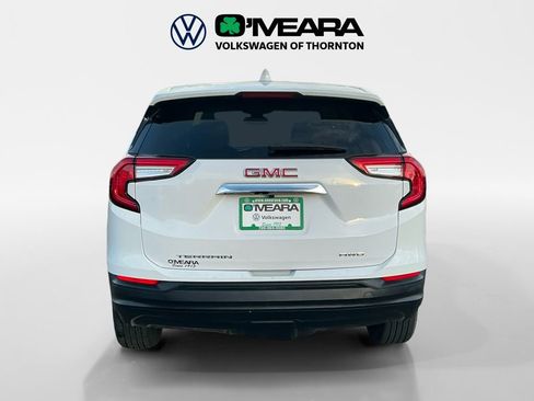 Used 2024 GMC Terrain SLE image 4