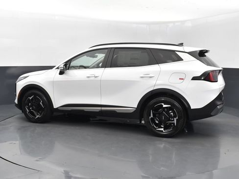 Certified 2026 Kia Sportage EX w/ EX Panorama Roof Package FWD image 4