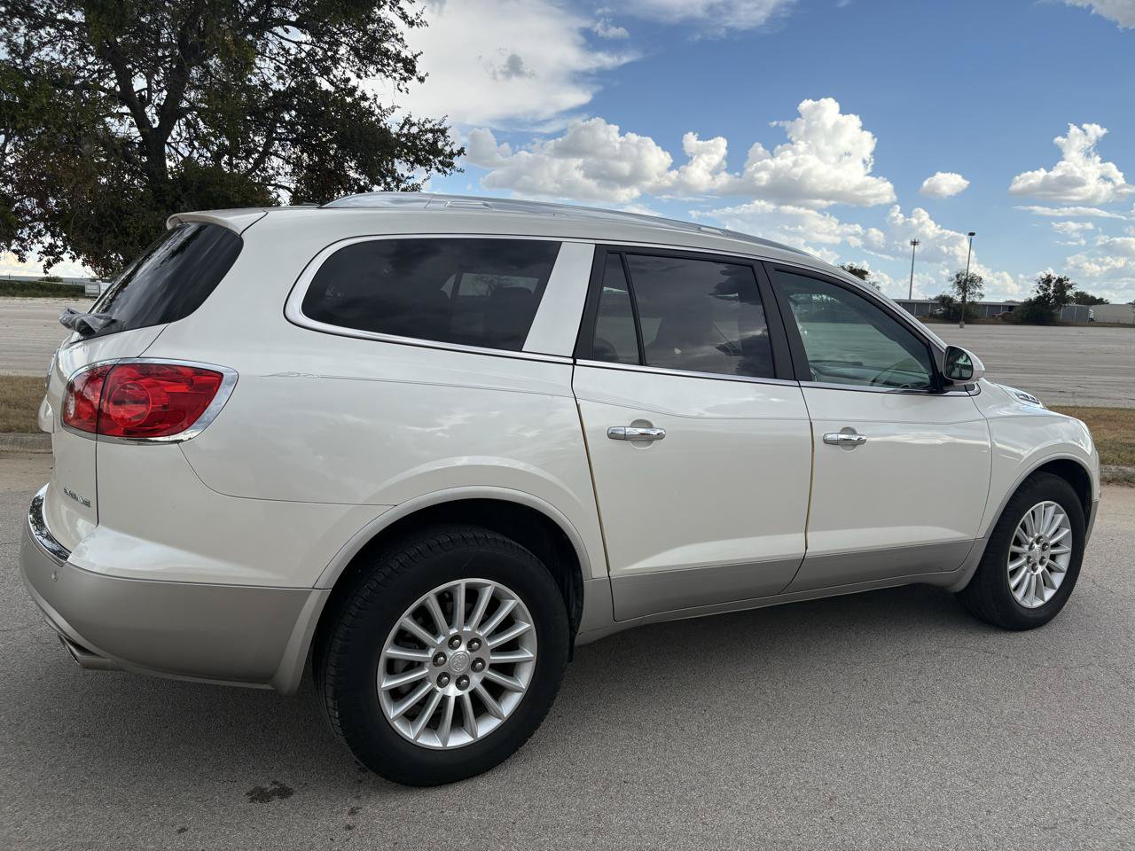 Used 2012 Buick Enclave Leather w/ LPO, Cargo Convenience Pkg FWD image 43