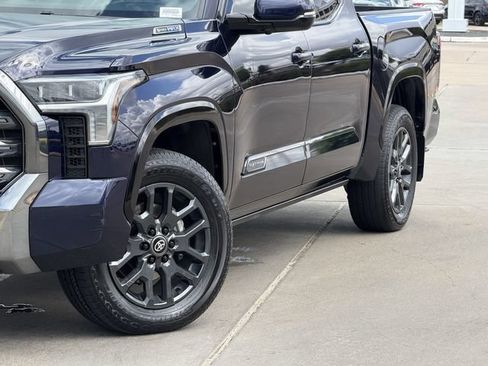 Used 2025 Toyota Tundra Platinum AWD/4WD image 3