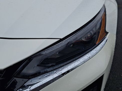 Certified 2024 Nissan Altima 2.5 SV image 9