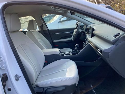 Certified 2025 Hyundai Sonata SE FWD image 34