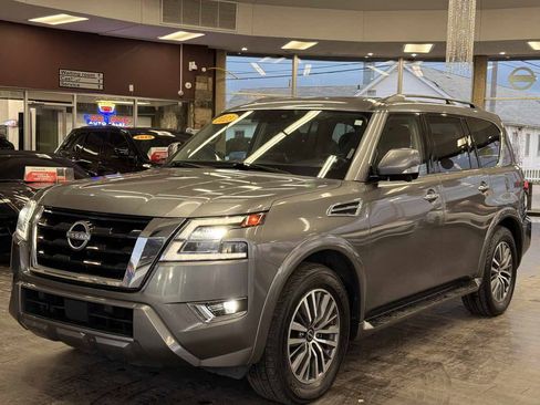 Used 2023 Nissan Armada SL w/ Captain's Chairs Package image 2