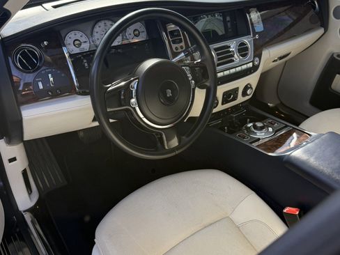 Used 2012 Rolls-Royce Ghost image 18