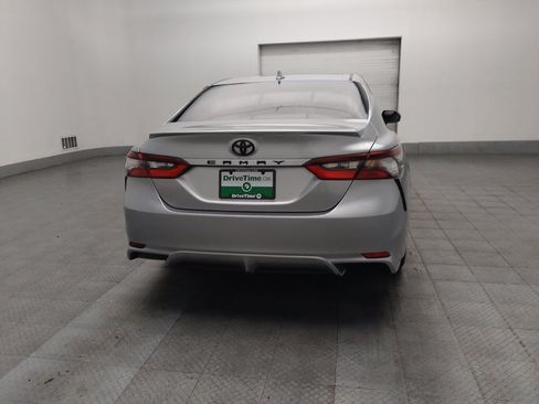 Used 2022 Toyota Camry SE FWD image 7