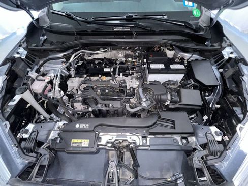 Used 2022 Toyota Corolla Cross XLE w/ Convenience Package image 18