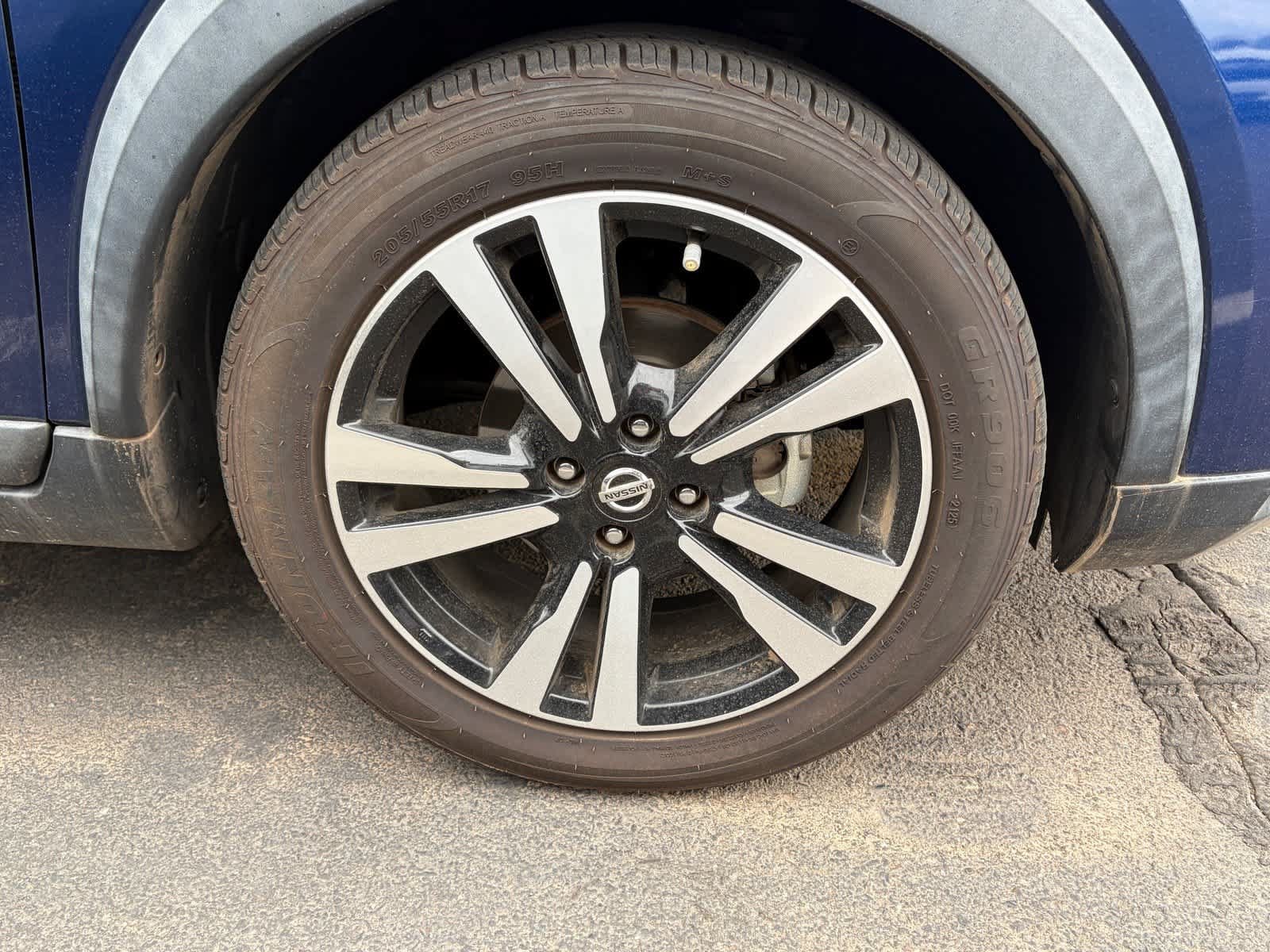 Certified 2019 Nissan Kicks SR FWD image 6