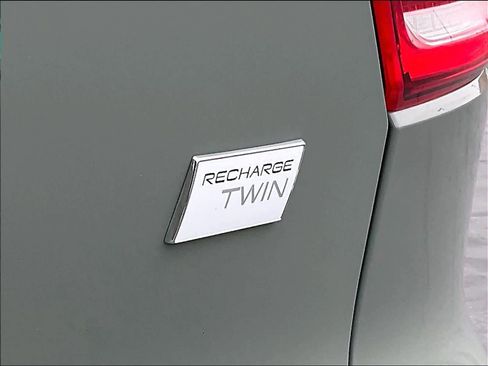 Used 2023 Volvo XC40 Recharge Ultimate w/ Protection Package Premier image 11
