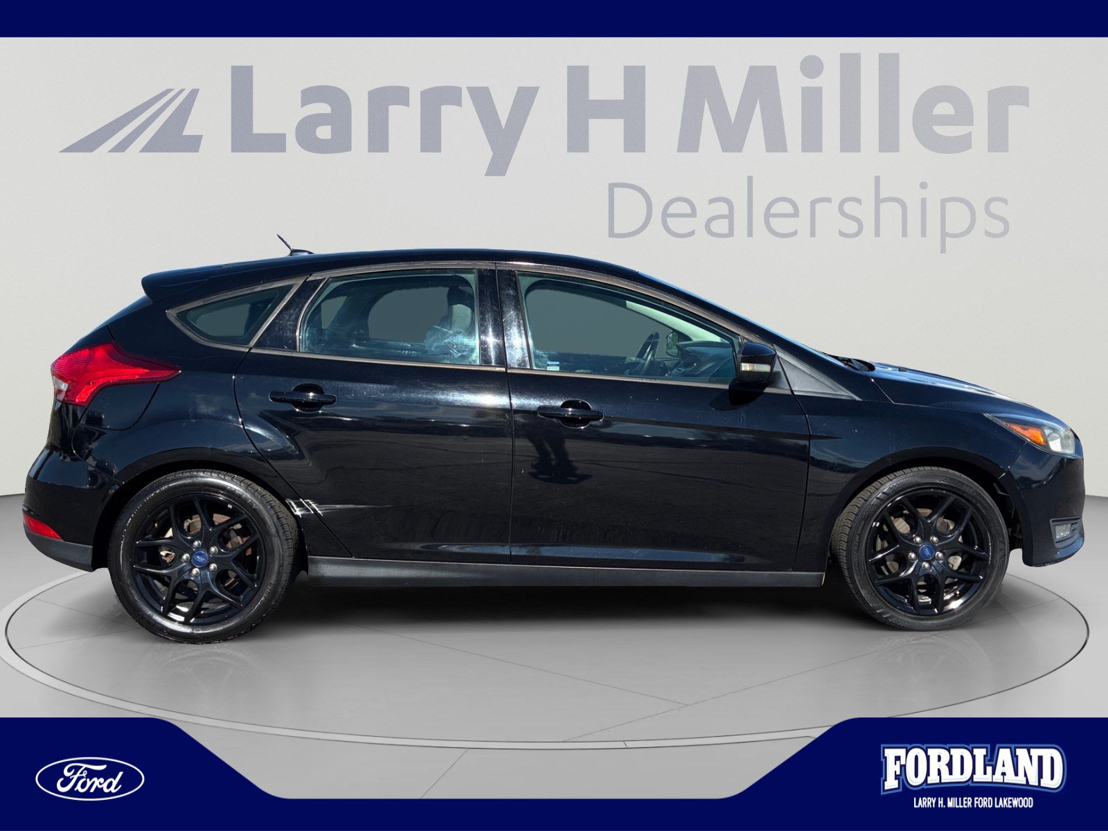 Used 2016 Ford Focus SE w/ Equipment Group 201A FWD image 6