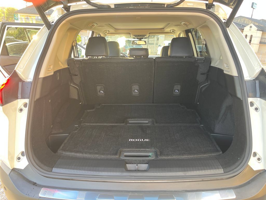 Used 2023 Nissan Rogue SL w/ SL Premium Package FWD image 31