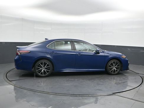 Used 2023 Toyota Camry SE w/ Cold Weather Package image 3