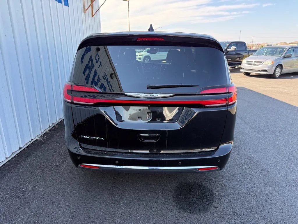 Used 2026 Chrysler Pacifica Select FWD image 7
