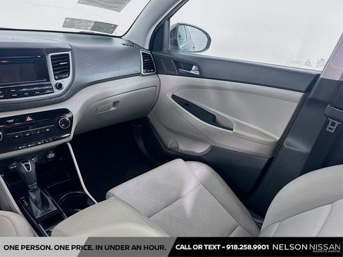 Used 2017 Hyundai Tucson SE image 22