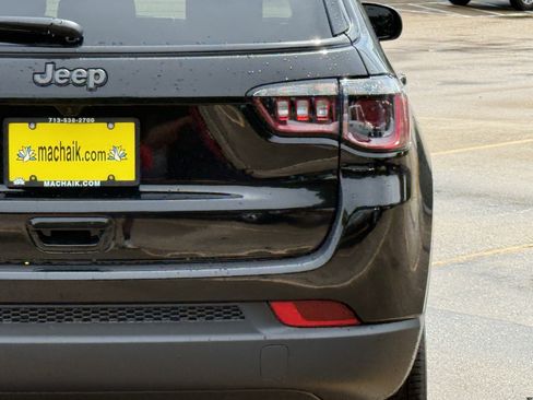 New 2025 Jeep Compass Latitude w/ Sun & Sound Group image 10