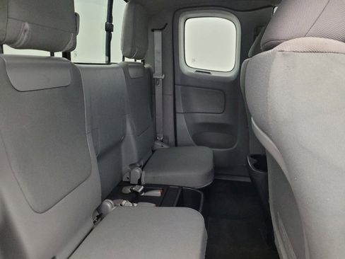 Used 2015 Toyota Tacoma PreRunner w/ SR5 Package image 19