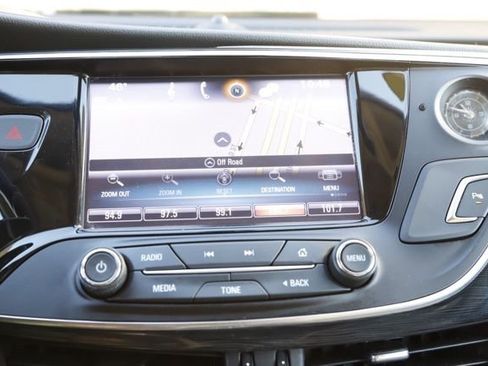 Used 2018 Buick Envision Essence image 24