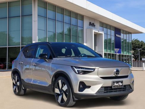 Used 2024 Volvo XC40 Recharge Plus w/ Protection Package Premier image 2