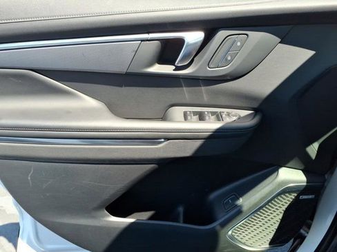 Used 2025 Buick Enclave Sport Touring AWD/4WD image 21