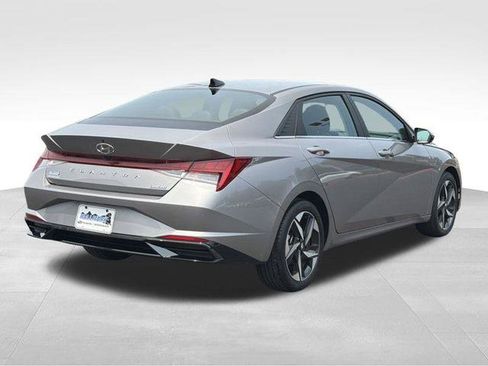 Used 2023 Hyundai Elantra Limited w/ Cargo Package FWD image 8