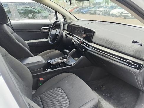 Certified 2026 Kia Sportage LX FWD image 15