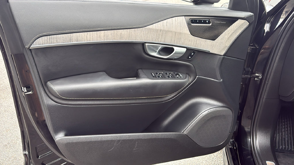 Certified 2024 Volvo XC90 T8 Ultimate AWD/4WD image 9