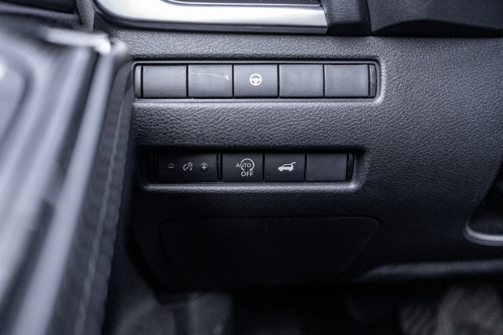 Used 2024 Nissan Rogue SV FWD image 22