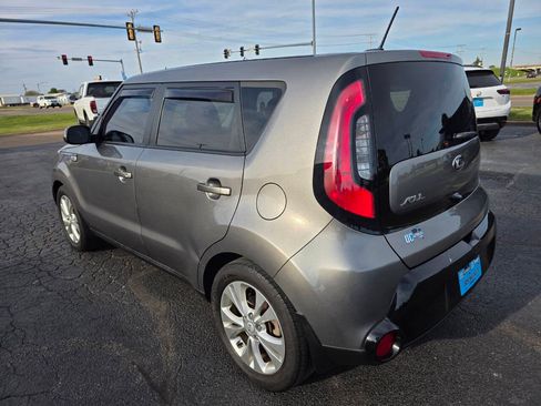 Used 2016 Kia Soul + FWD image 5