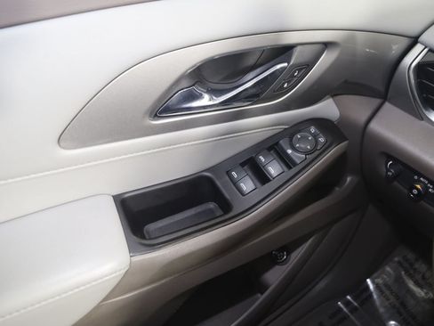 Used 2019 Chevrolet Traverse LT w/ LPO, Floor Liner Package AWD/4WD image 30