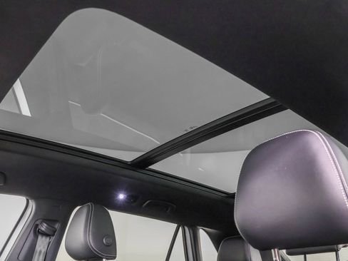 Used 2023 Volkswagen Atlas Cross Sport SE w/ Panoramic Sunroof Package AWD/4WD image 11