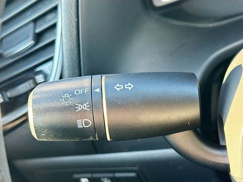 Used 2014 MAZDA MAZDA3 i Touring image 13