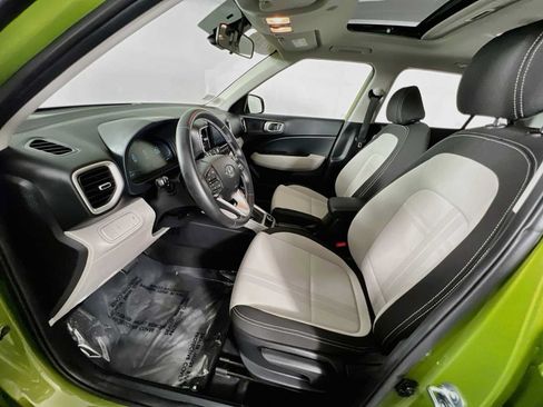 Certified 2023 Hyundai Venue SEL FWD image 21