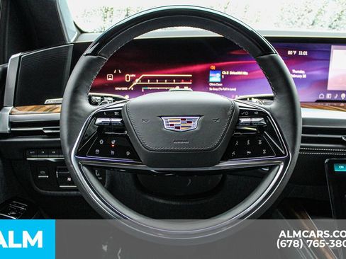 Used 2026 Cadillac Escalade ESV Platinum Sport image 28