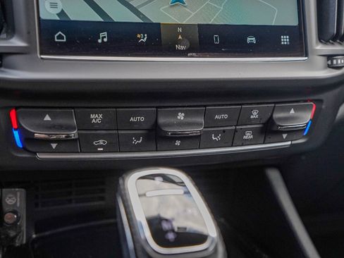 Used 2021 Maserati Levante S image 20