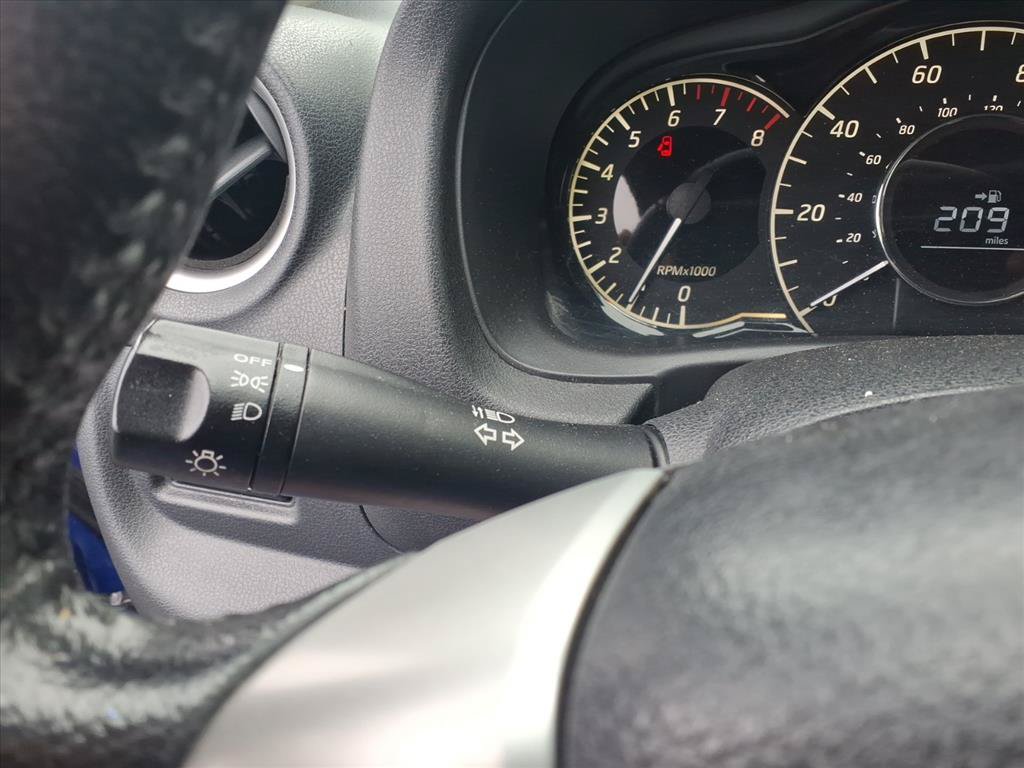 Used 2016 Nissan Versa Note SV FWD image 18
