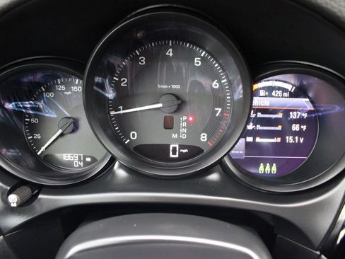 Used 2022 Porsche Macan image 15