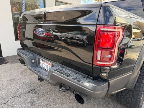 Used 2017 Ford F150 Raptor w/ Equipment Group 802A Luxury image 20