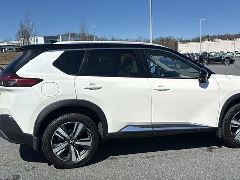 Used 2023 Nissan Rogue SL image 5