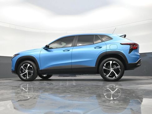 Used 2025 Chevrolet Trax RS FWD image 21
